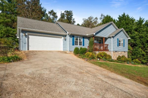 Lovely Mountain Home with Wifi and AC in Serene area of Morganton